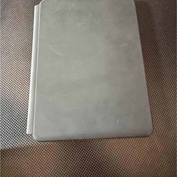 Apple IPad Air 4 with Apple Magic Keyboard